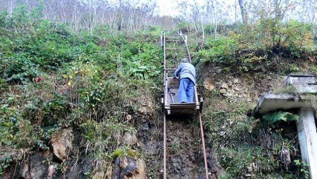 Trabzon'da zorlu araziye raylı sistemli çözüm 16