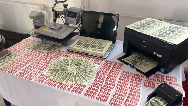 Bastığı sahte paranın geçmediği test yok! Suçüstü yakalandı... 4