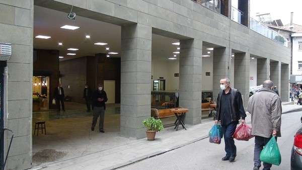 Trabzon'da 7 asırlık sur kalıntısına camekanlı koruma. Foto Haber 7