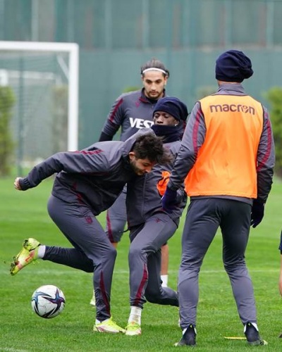 Trabzonspor'da neşeli antrenman! Un ve yumurtaya buladılar 13