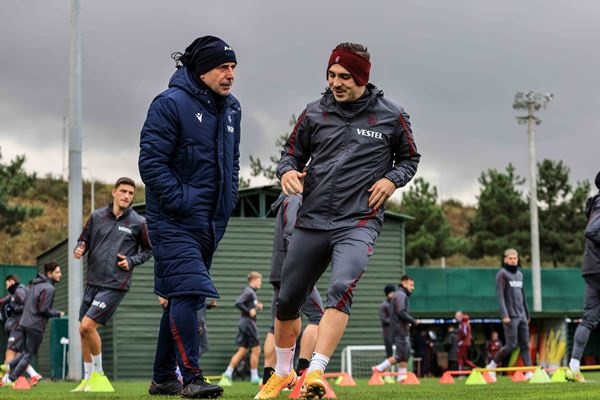 Trabzonspor'da neşeli antrenman! Un ve yumurtaya buladılar 14