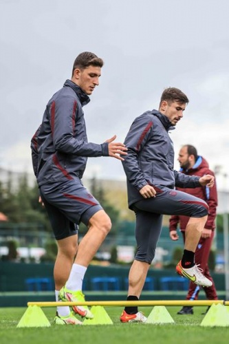 Trabzonspor'da neşeli antrenman! Un ve yumurtaya buladılar 26