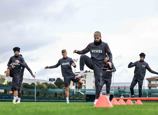 Trabzonspor'da neşeli antrenman! Un ve yumurtaya buladılar 30