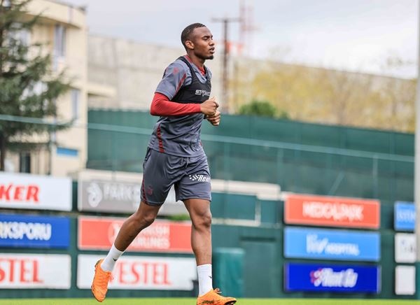 Trabzonspor'da neşeli antrenman! Un ve yumurtaya buladılar 31