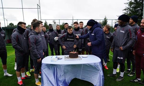 Trabzonspor'da neşeli antrenman! Un ve yumurtaya buladılar 4