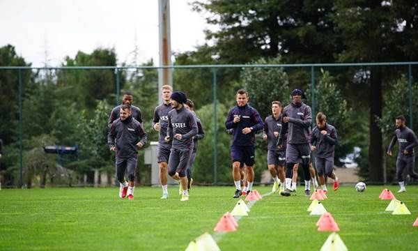 Trabzonspor'da neşeli antrenman! Un ve yumurtaya buladılar 18