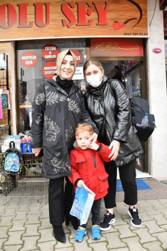 Bahar Ayvazoğlu esnaf ve vatandaşları dinledi. Foto Haber 3