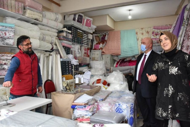 Bahar Ayvazoğlu esnaf ve vatandaşları dinledi. Foto Haber 17