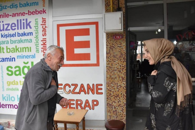 Bahar Ayvazoğlu esnaf ve vatandaşları dinledi. Foto Haber 14