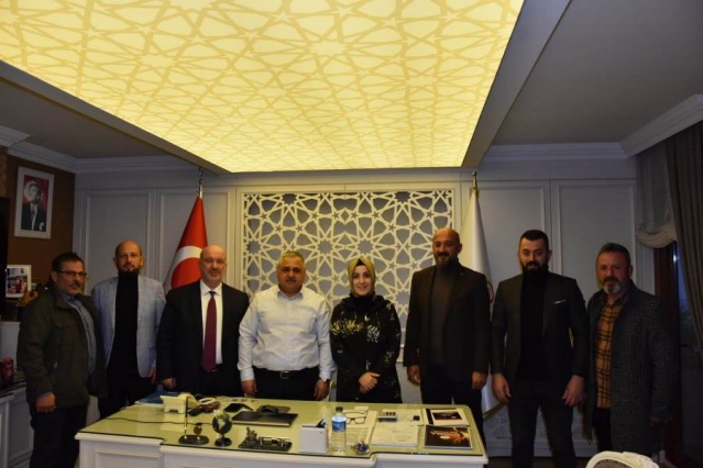 Bahar Ayvazoğlu esnaf ve vatandaşları dinledi. Foto Haber 9