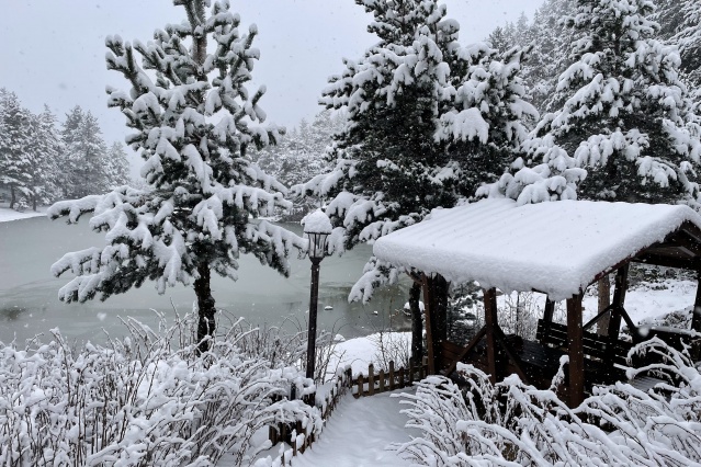 Limni Gölü'nden eşsiz kar manzaraları 9