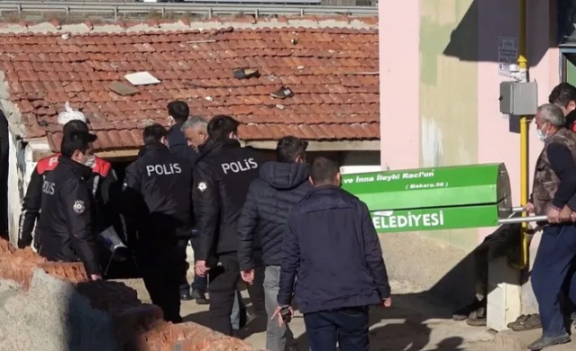 İntihar etmeye kalktı, yanlışlıkla kızını öldürdü! 2