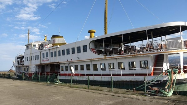 Trabzon'da boğazın emektarı meclis kararıyla satışa çıkarılıyor 13