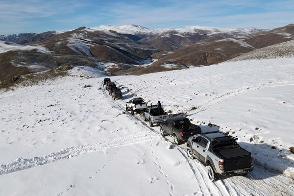 Gümüşhane'de off-road tutkunlarının karla mücadelesi. 3