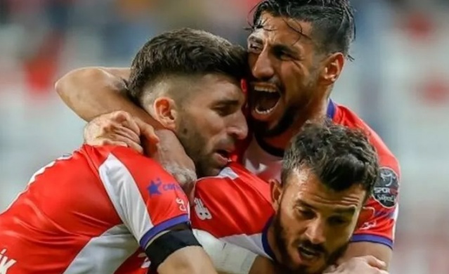 Süper Lig'de şampiyonu ve küme düşecek takımları açıkladılar! 9