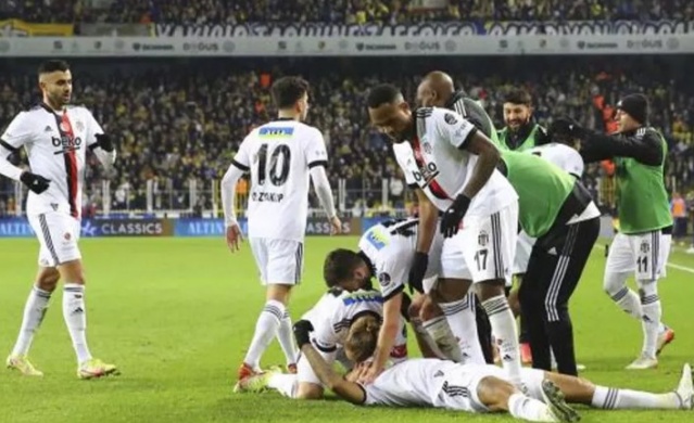 Süper Lig'de şampiyonu ve küme düşecek takımları açıkladılar! 15