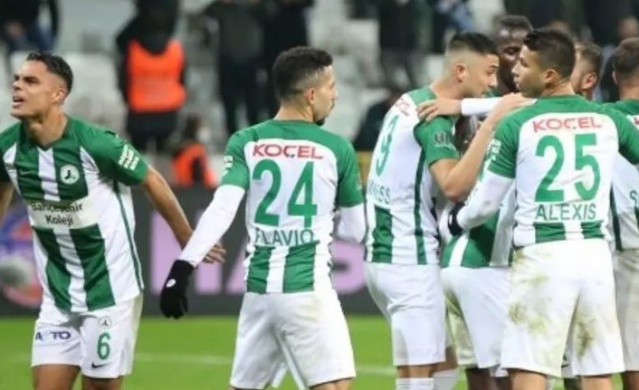 Süper Lig'de şampiyonu ve küme düşecek takımları açıkladılar! 8