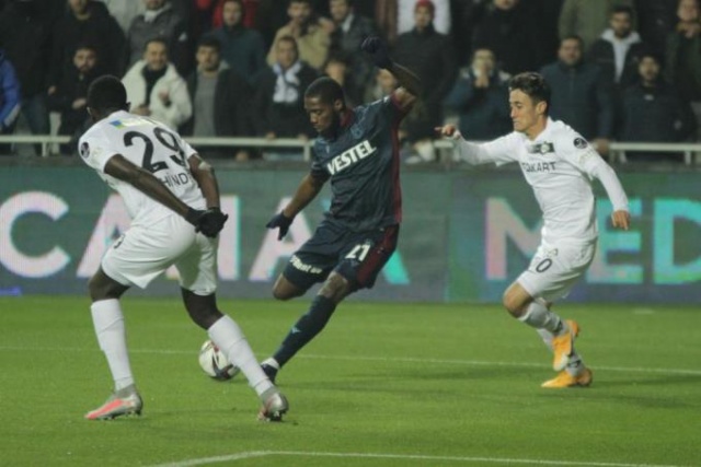 Trabzonsporlu futbolcu için dikkat çeken yorum: Niyeti o an değişti 10