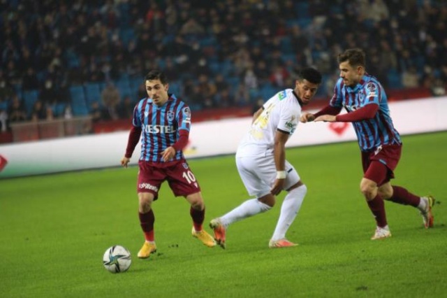 Yazarlardan Trabzonspor Y.Malatyaspor maçı yorumları. Foto Galeri 5