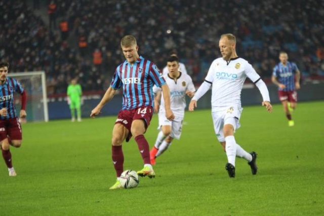 Yazarlardan Trabzonspor Y.Malatyaspor maçı yorumları. Foto Galeri 15
