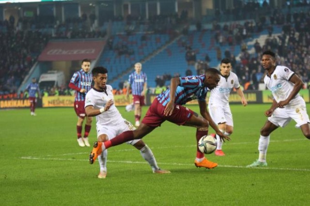 Yazarlardan Trabzonspor Y.Malatyaspor maçı yorumları. Foto Galeri 13