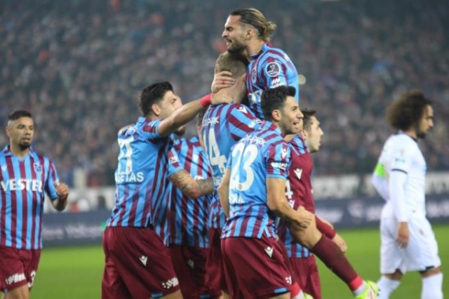 "Trabzonspor'un hücum ve savunması arasında büyük kalite farkı var" Foto Galeri 3