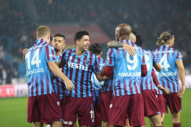 "Trabzonspor'un hücum ve savunması arasında büyük kalite farkı var" Foto Galeri 16