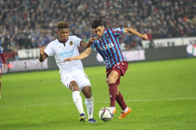"Trabzonspor'un hücum ve savunması arasında büyük kalite farkı var" Foto Galeri 12