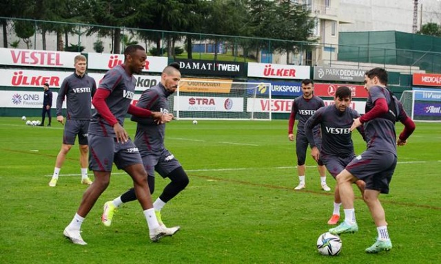 Trabzonspor Sivasspor'a hazırlanıyor.12 Ocak 2022 - Foto Galeri 19