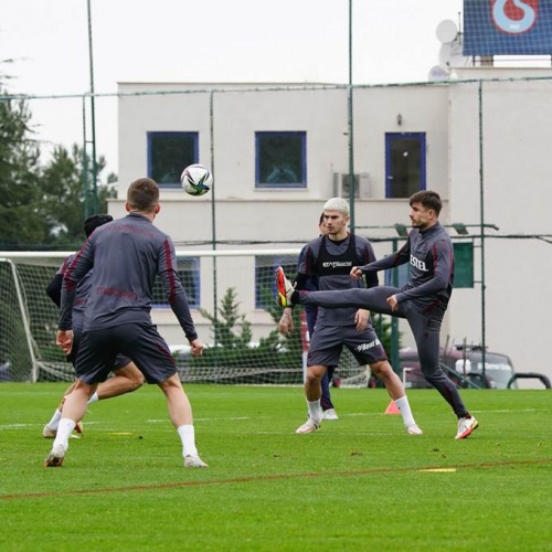 Trabzonspor Sivasspor'a hazırlanıyor.12 Ocak 2022 - Foto Galeri 18