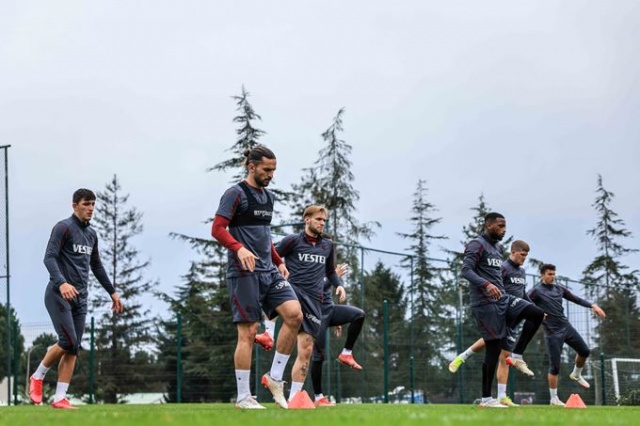 Trabzonspor Sivasspor'a hazırlanıyor.12 Ocak 2022 - Foto Galeri 12