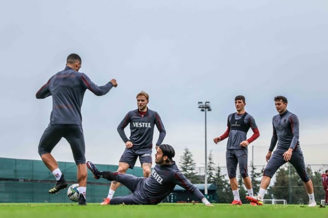 Trabzonspor Sivasspor'a hazırlanıyor.12 Ocak 2022 - Foto Galeri 10