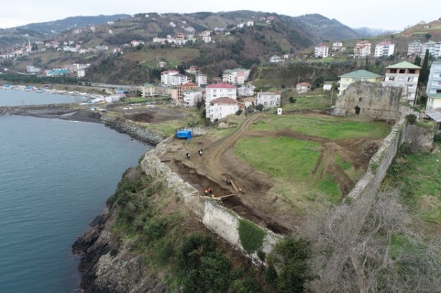 Trabzon'da tarihi kalede kafatası olmayan iskelet bulundu.15-01-2022 Foto Galeri 4