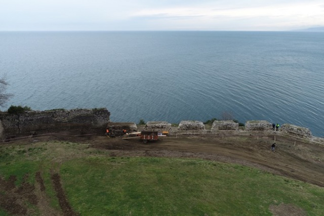 Trabzon'da tarihi kalede kafatası olmayan iskelet bulundu.15-01-2022 Foto Galeri 17