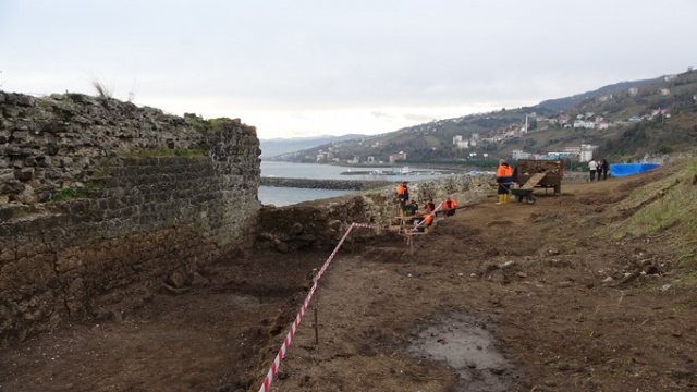 Trabzon'da tarihi kalede kafatası olmayan iskelet bulundu.15-01-2022 Foto Galeri 8