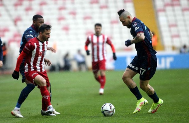 Spor yazarları Sivasspor Trabzonspor maçını yorumladı. 16-01-2022 - Foto Galeri 12