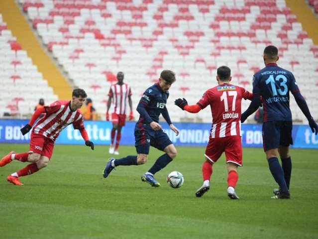 Spor yazarları Sivasspor Trabzonspor maçını yorumladı. 16-01-2022 - Foto Galeri 10
