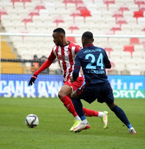 Spor yazarları Sivasspor Trabzonspor maçını yorumladı. 16-01-2022 - Foto Galeri 16