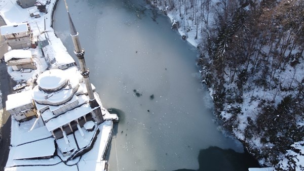 Rize’nin Hemşin ilçesinden karpostallık kar görüntüleri - Foto Galeri 7