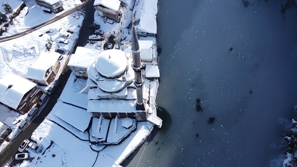 Rize’nin Hemşin ilçesinden karpostallık kar görüntüleri - Foto Galeri 6