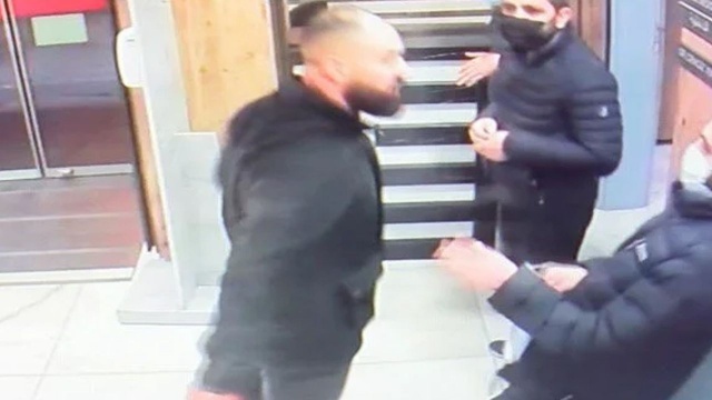 Acil serviste bıçaklı saldırgan dehşeti. Foto Galeri 4