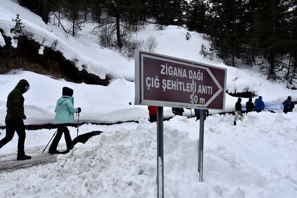 Çığ şehitleri 13. yılında Zigana Dağında anıldı. Foto Galeri 9