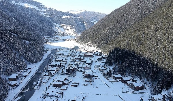 Uzungöl buz tuttu. 23 Ocak 2000-Foto Galeri 5