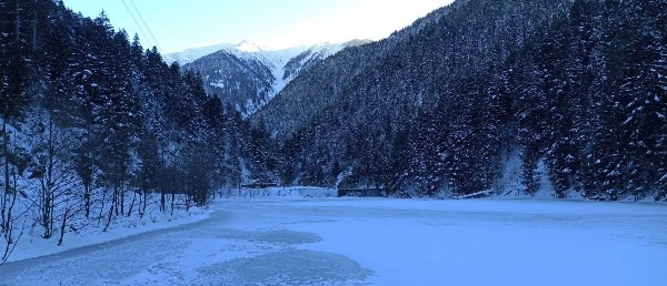 Uzungöl buz tuttu. 23 Ocak 2000-Foto Galeri 10