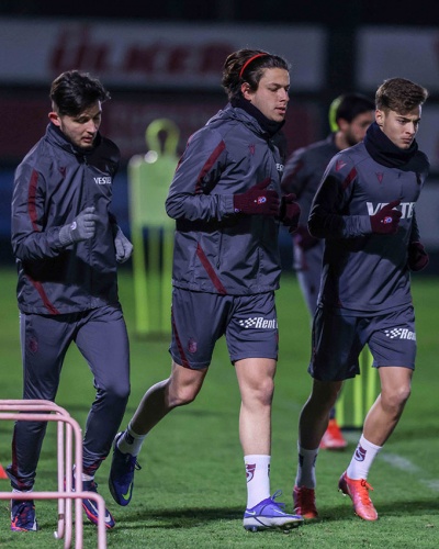 Trabzonspor'da hazırlıklar başladı! Yeni transferler idmanda. Foto Galeri 9