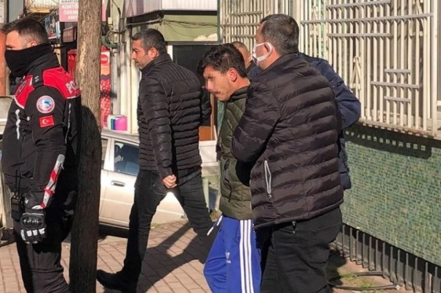 Rehin aldılar ağzına silah dayayıp kadın elbisesi giydirdiler. Foto Galeri. 9