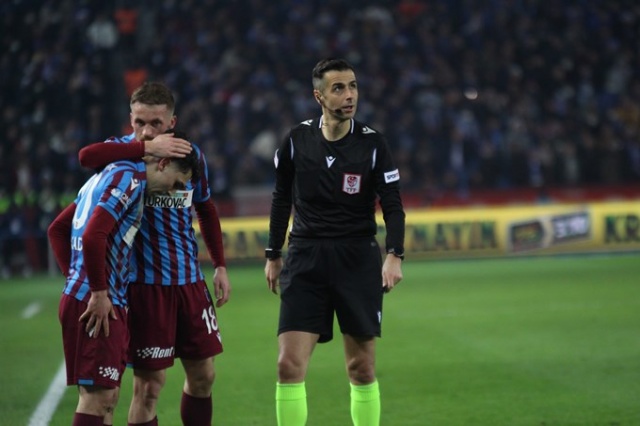 Trabzonspor Konyaspor maçından kareler. 13 Ocak 2022 - Foto Galeri. 8