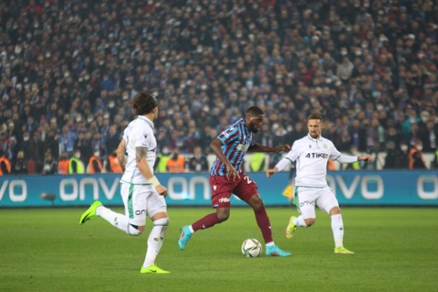 Trabzonspor Konyaspor maçından kareler. 13 Ocak 2022 - Foto Galeri. 36