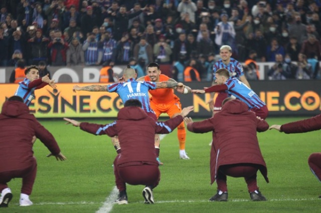 Trabzonspor Konyaspor maçından kareler. 13 Ocak 2022 - Foto Galeri. 65