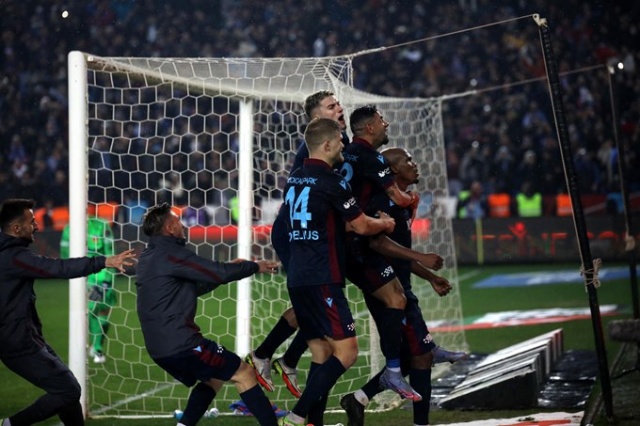 Trabzonspor 3-2 Kayserispor / Maçtan Kareler. Foto Galeri 32